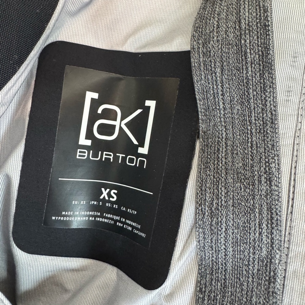 BURTON AK Kimmy Gore-Tex 3L Black Bibs Size XS Like New Condition - Picture 3 of 6